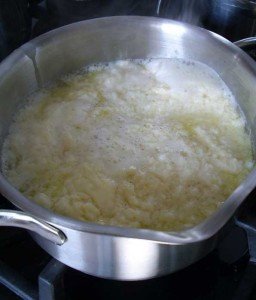 Dukan Diet Recipe Egg Noodles: Boil the Broth